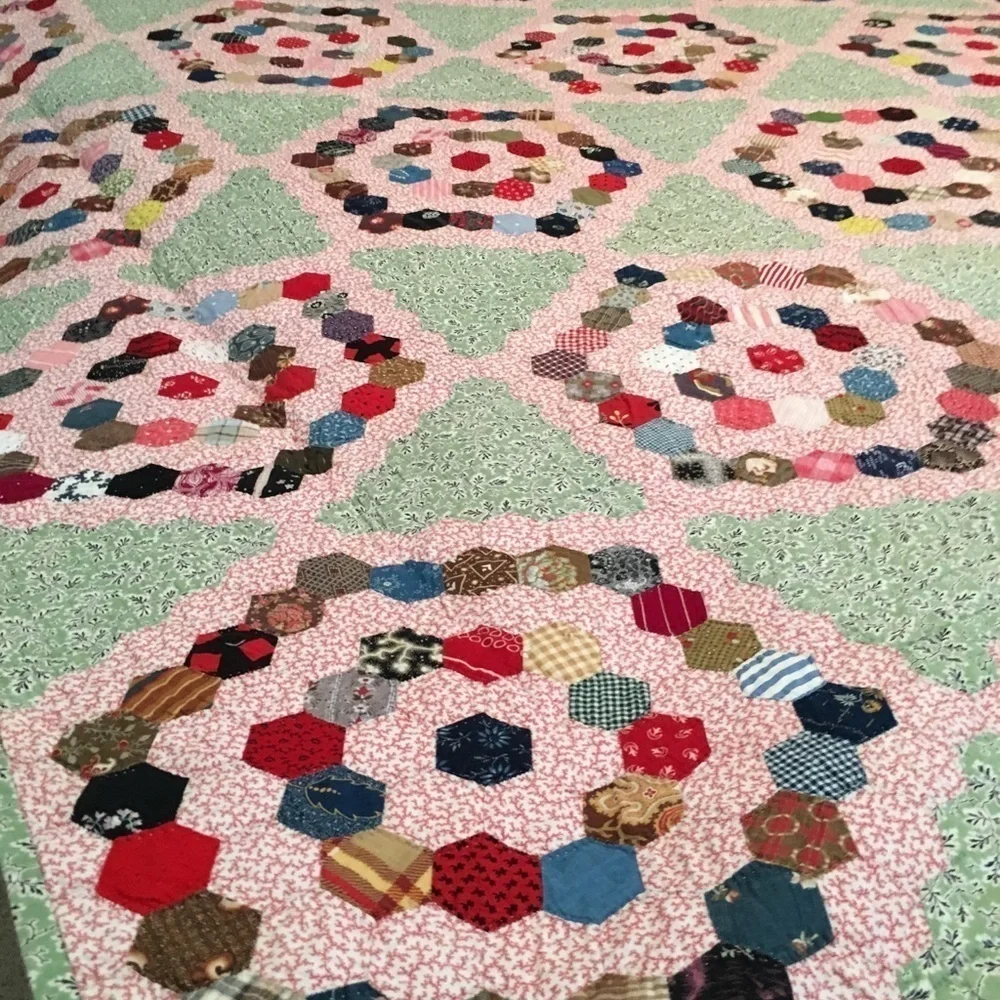 Antique Hand Quilted Flower Garden Quilt - Picture 2 of 8